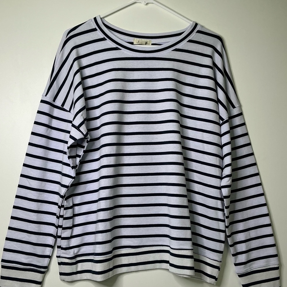 Style Co Top Size XL Blue Striped Round Neck Long Sleeve Striped New